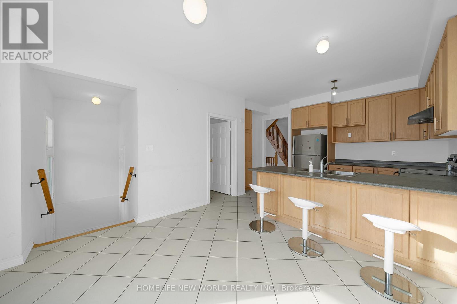 121 Christian Ritter Drive, Markham, Ontario  L6C 0V8 - Photo 7 - N12650072