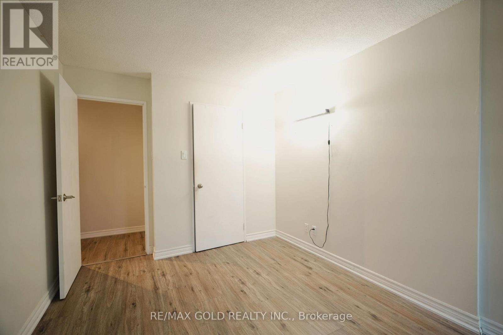 1910 - 115 Hillcrest Avenue, Mississauga, Ontario  L5B 3Y9 - Photo 12 - W12649610