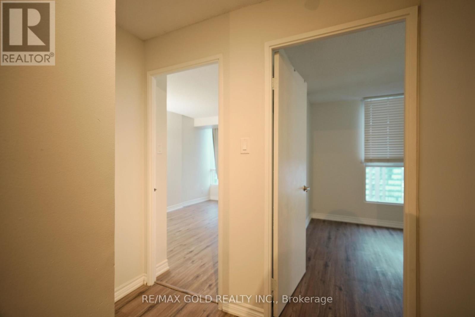 1910 - 115 Hillcrest Avenue, Mississauga, Ontario  L5B 3Y9 - Photo 14 - W12649610