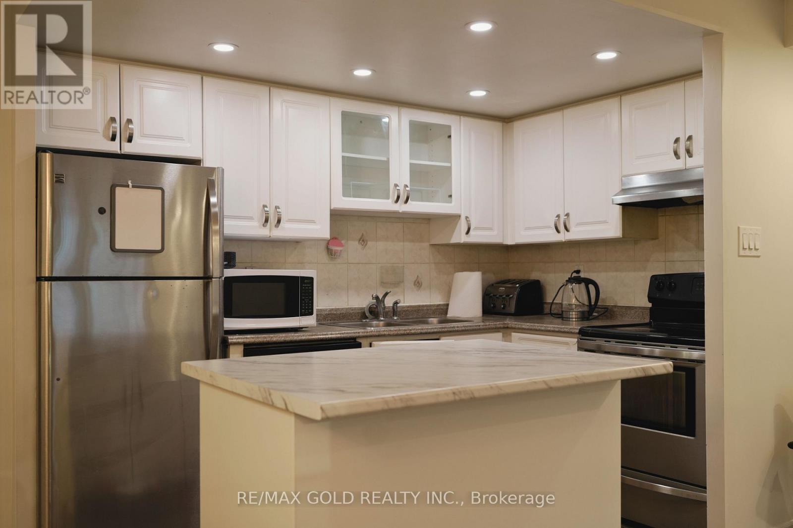 1910 - 115 Hillcrest Avenue, Mississauga, Ontario  L5B 3Y9 - Photo 19 - W12649610