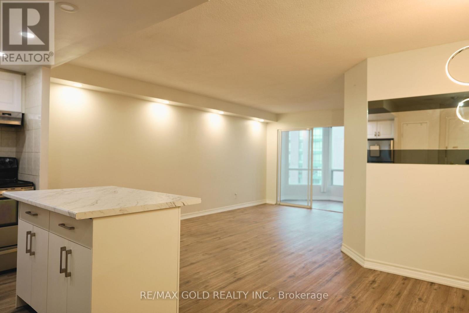 1910 - 115 Hillcrest Avenue, Mississauga, Ontario  L5B 3Y9 - Photo 18 - W12649610