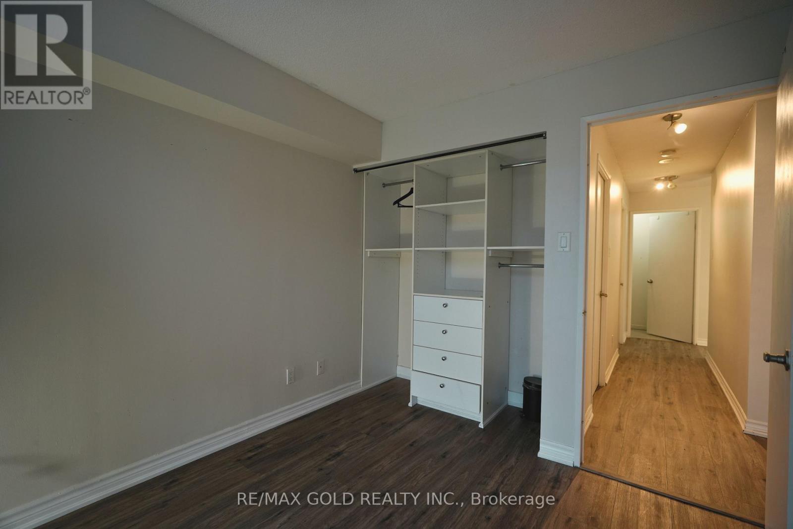 1910 - 115 Hillcrest Avenue, Mississauga, Ontario  L5B 3Y9 - Photo 11 - W12649610