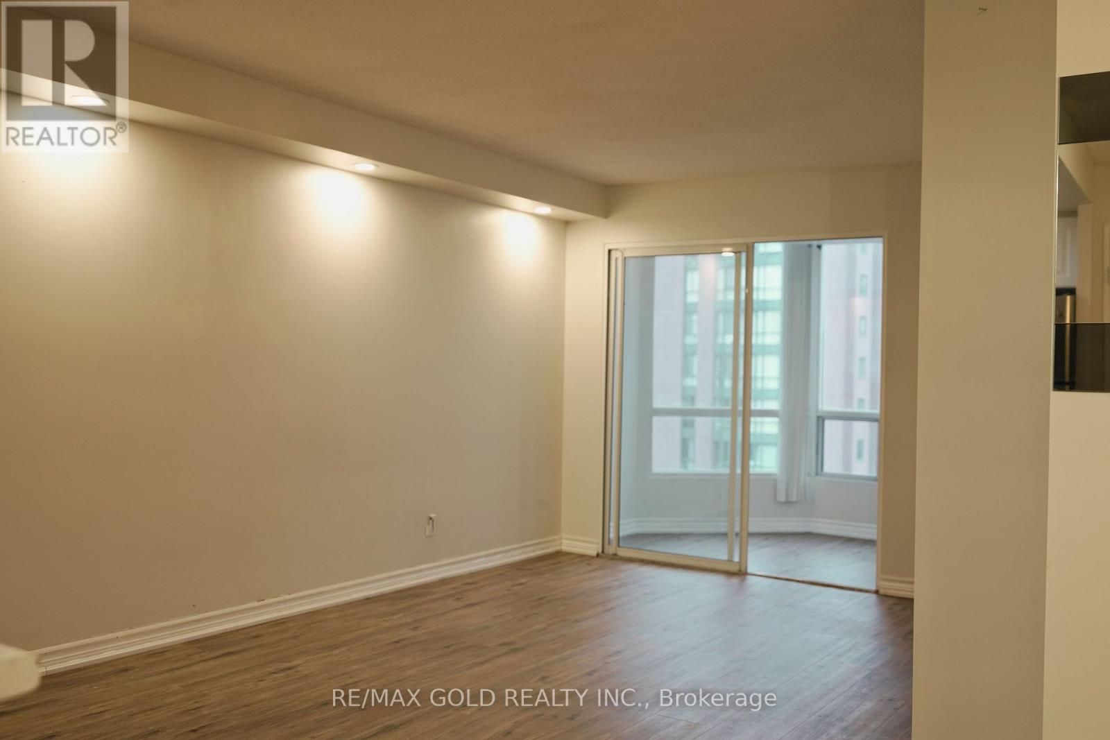 1910 - 115 Hillcrest Avenue, Mississauga, Ontario  L5B 3Y9 - Photo 20 - W12649610