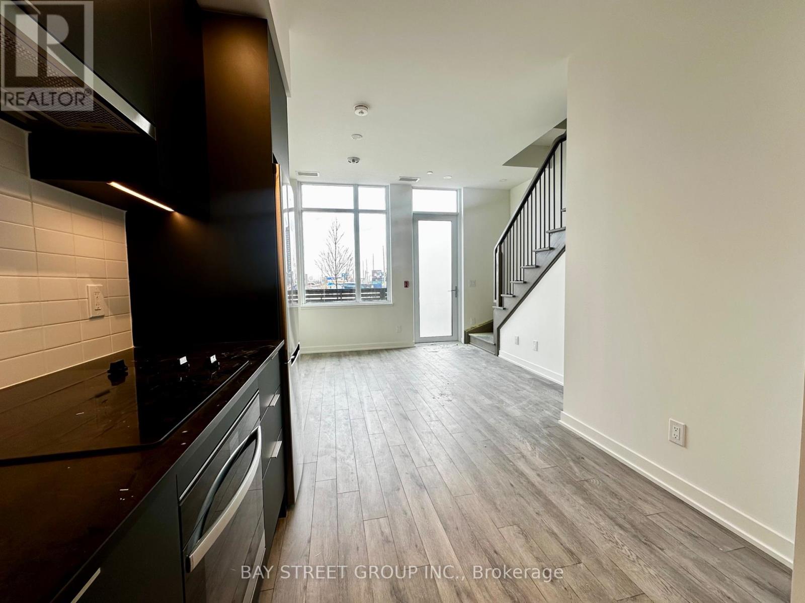 105b - 3071 Trafalgar Road, Oakville, Ontario  L6H 8C6 - Photo 5 - W12650076