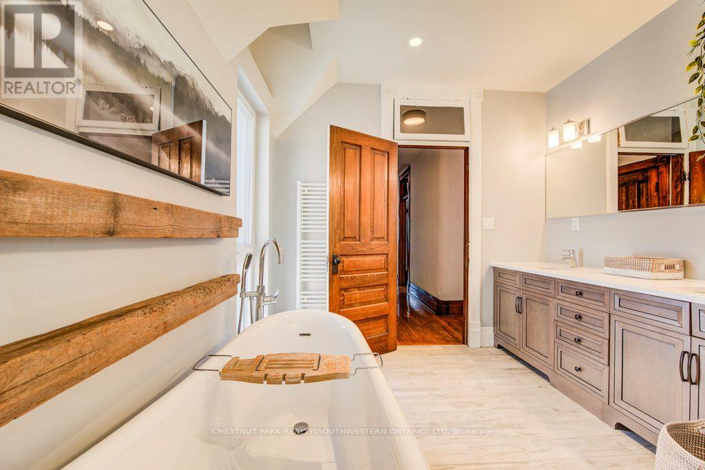 350 Queen Street S, Kitchener, Ontario  N2G 1W7 - Photo 32 - X12650078