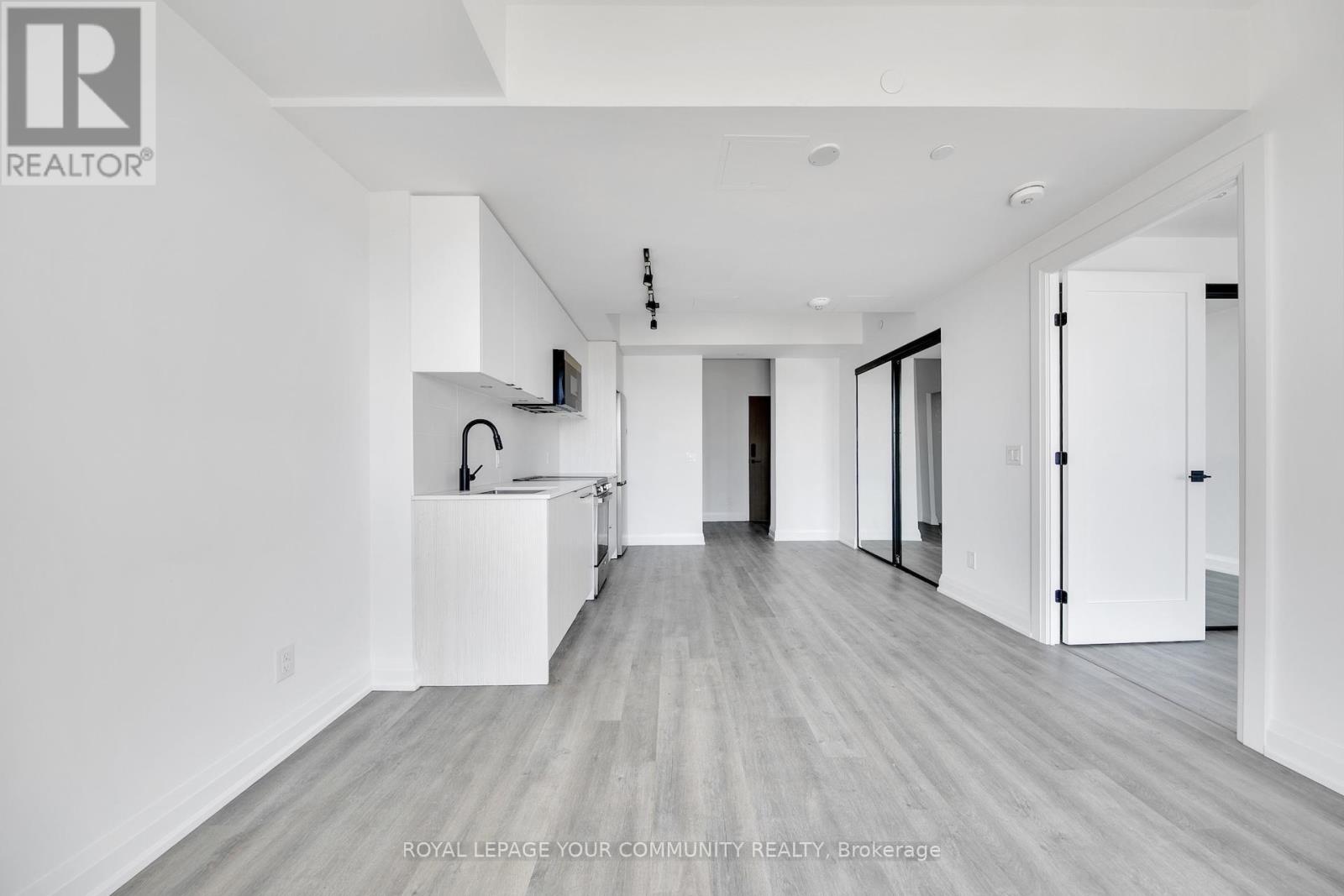 712 - 2369 Danforth Avenue, Toronto (East End-Danforth), Ontario  M4C 0B1 - Photo 4 - E12647674