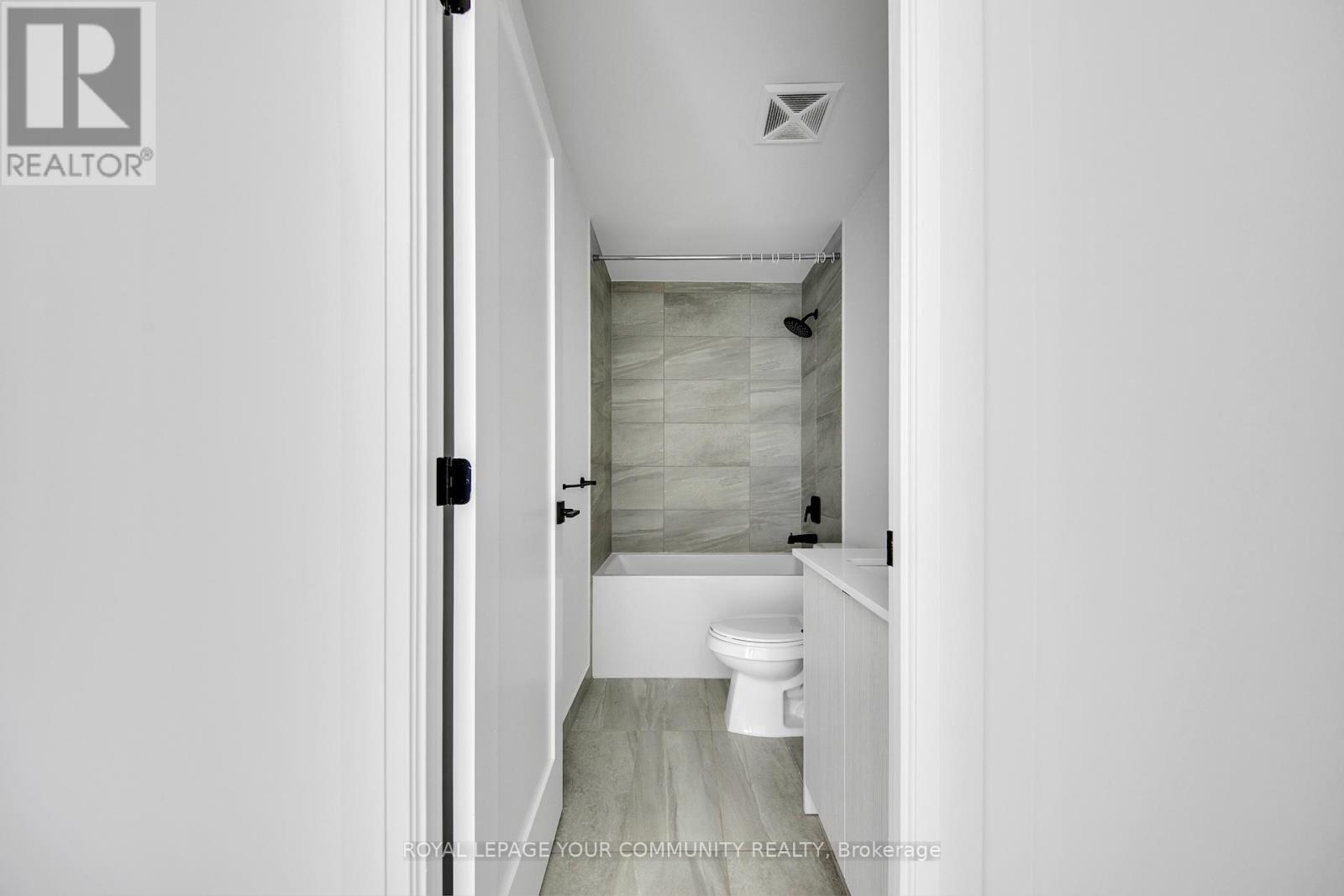 712 - 2369 Danforth Avenue, Toronto (East End-Danforth), Ontario  M4C 0B1 - Photo 7 - E12647674