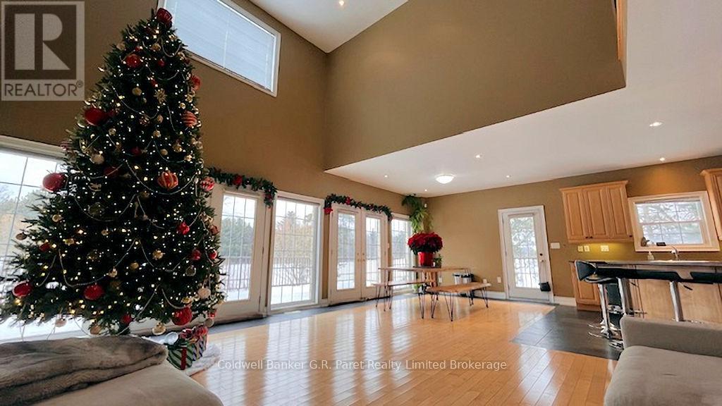 141 24 Highway E, Norfolk, Ontario  N0E 1P0 - Photo 2 - X12643098