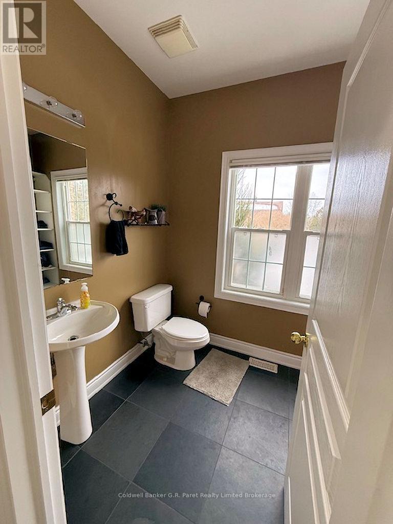 141 24 Highway E, Norfolk, Ontario  N0E 1P0 - Photo 11 - X12643098