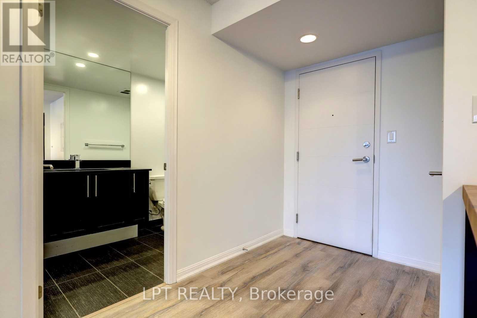 2214 - 400 Adelaide Street E, Toronto, Ontario  M5A 1N4 - Photo 3 - C12650094