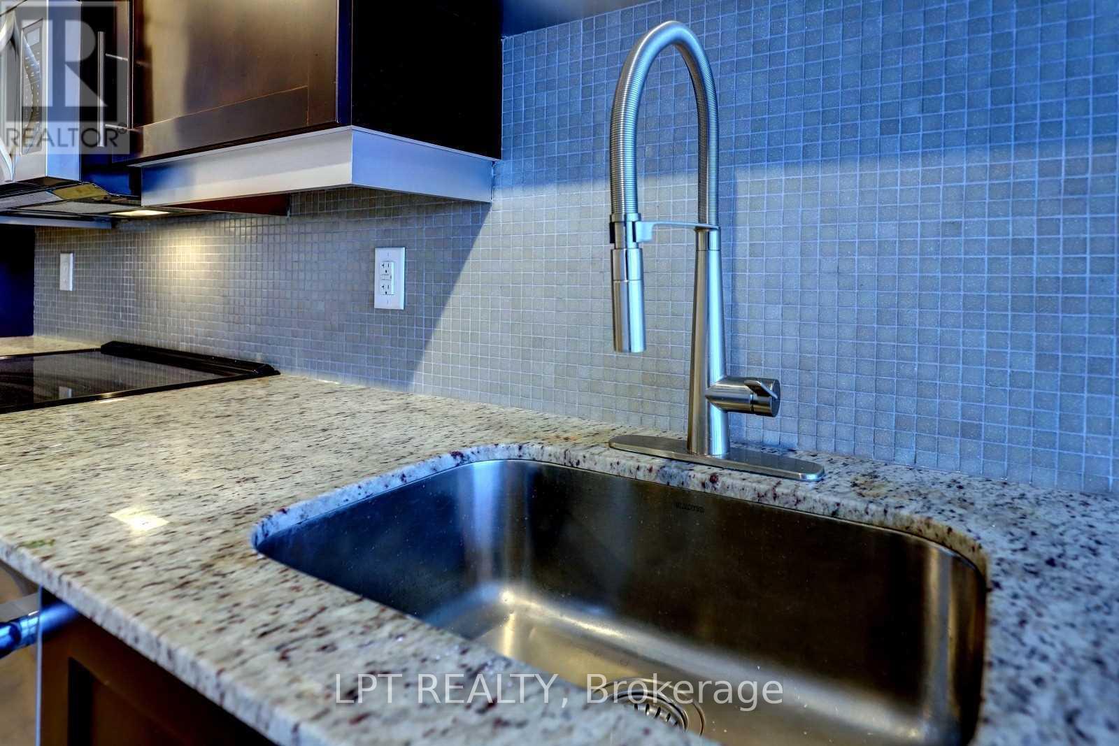 2214 - 400 Adelaide Street E, Toronto, Ontario  M5A 1N4 - Photo 9 - C12650094