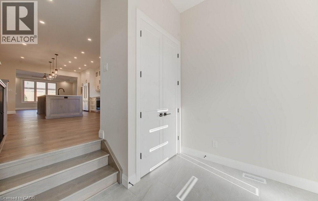 80 South Parkwood Boulevard, Elmira, Ontario  N3B 0C8 - Photo 5 - 40787065