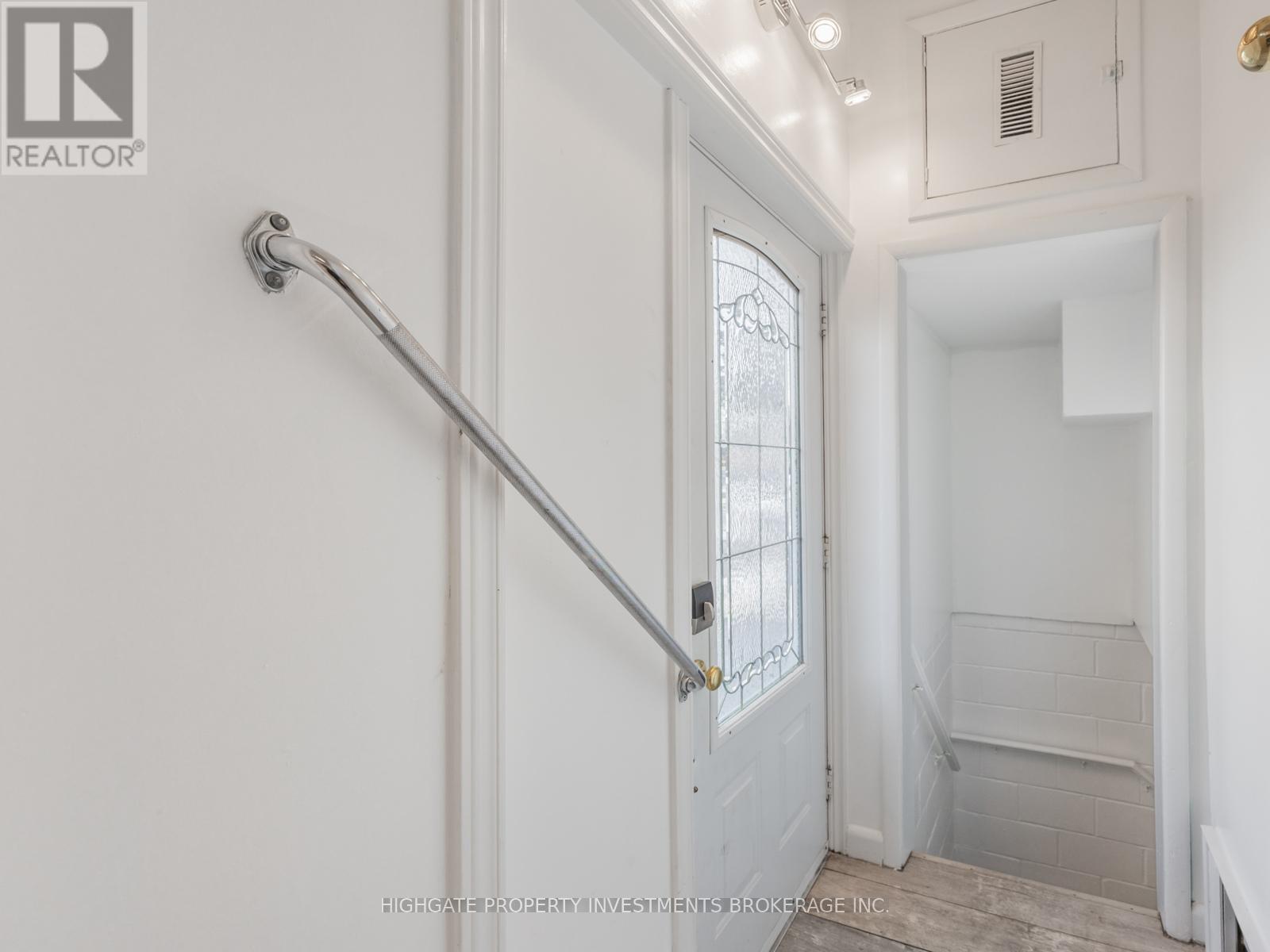 Upper - 708 Carnegie Avenue N, Oshawa, Ontario  L1G 4R6 - Photo 5 - E12650122