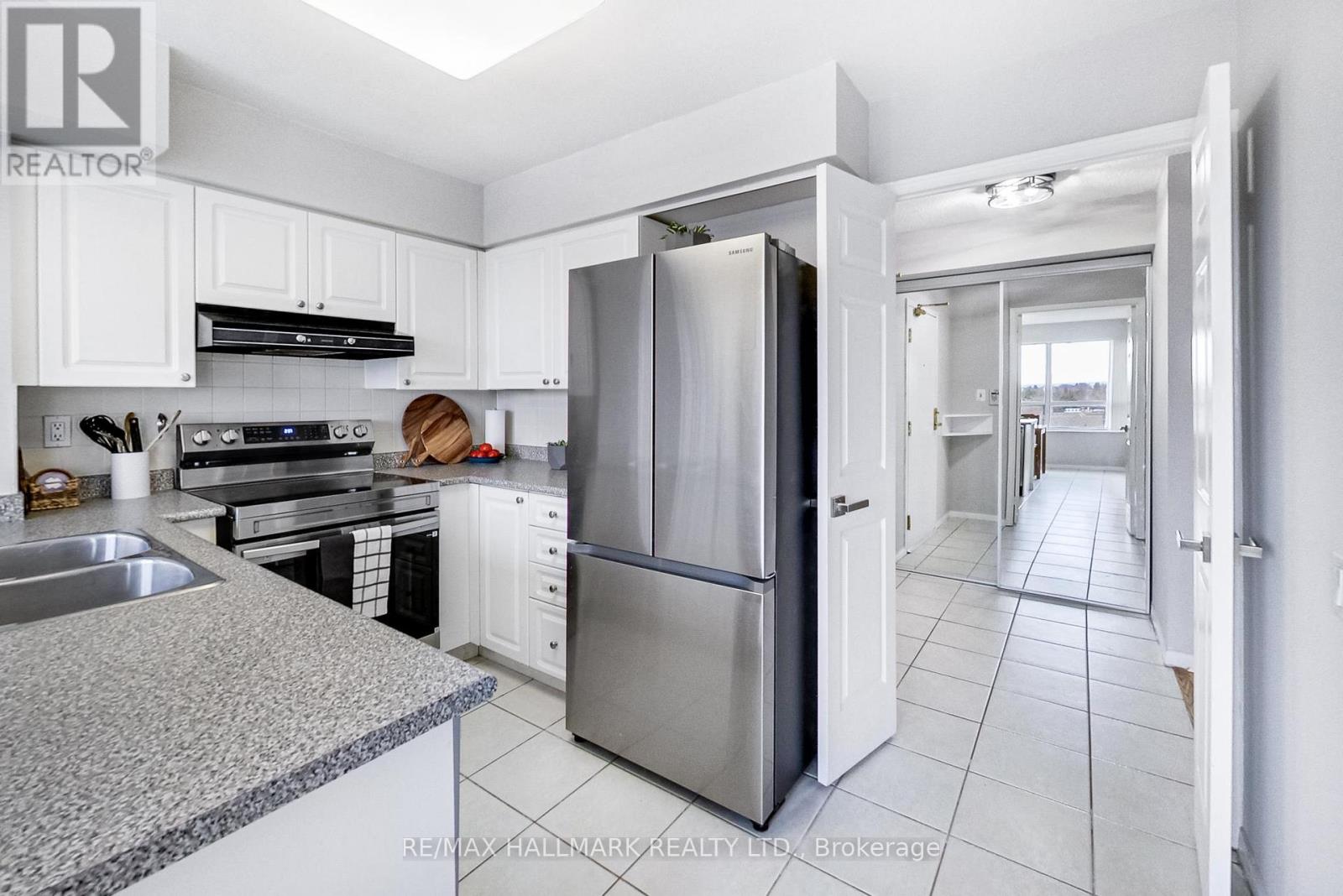 702 - 5 Emerald Lane, Vaughan, Ontario  L4J 8P7 - Photo 43 - N12387535