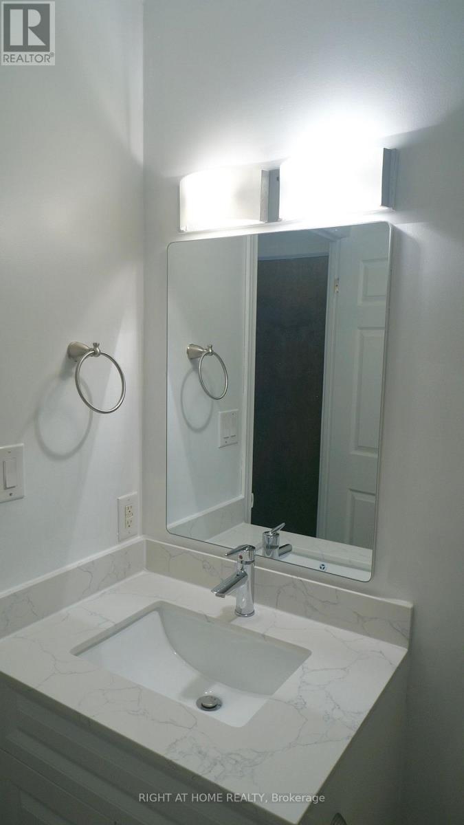 2010 - 33 Bay Street, Toronto, Ontario  M5J 2Z3 - Photo 12 - C12650140