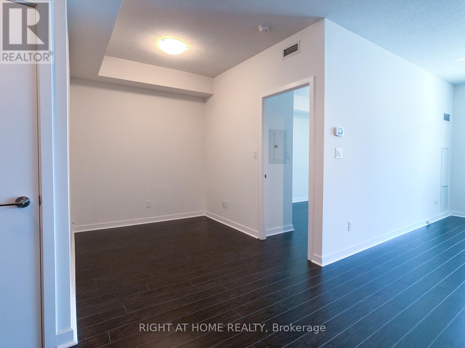 2010 - 33 Bay Street, Toronto, Ontario  M5J 2Z3 - Photo 5 - C12650140