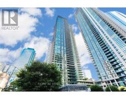 2010 - 33 BAY STREET, Toronto, Ontario