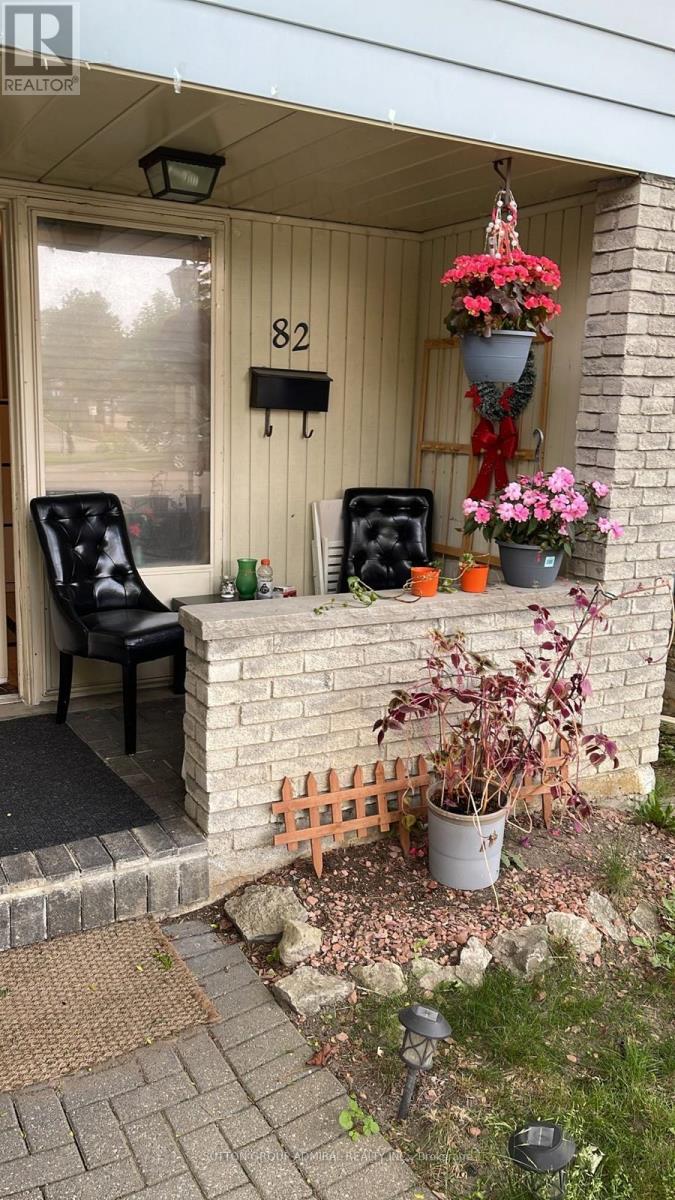 94 - 82 Henderson Drive, Aurora, Ontario  L4G 3M3 - Photo 2 - N12650156