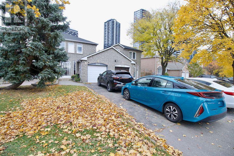 5125 Salishan Circle, Mississauga, Ontario  L5R 3E8 - Photo 3 - W12650132