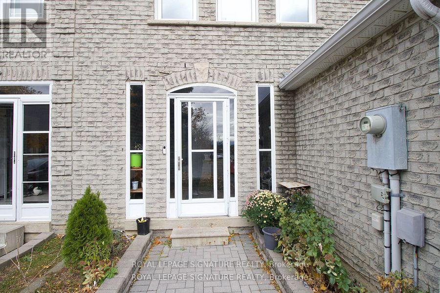 5125 Salishan Circle, Mississauga, Ontario  L5R 3E8 - Photo 8 - W12650132