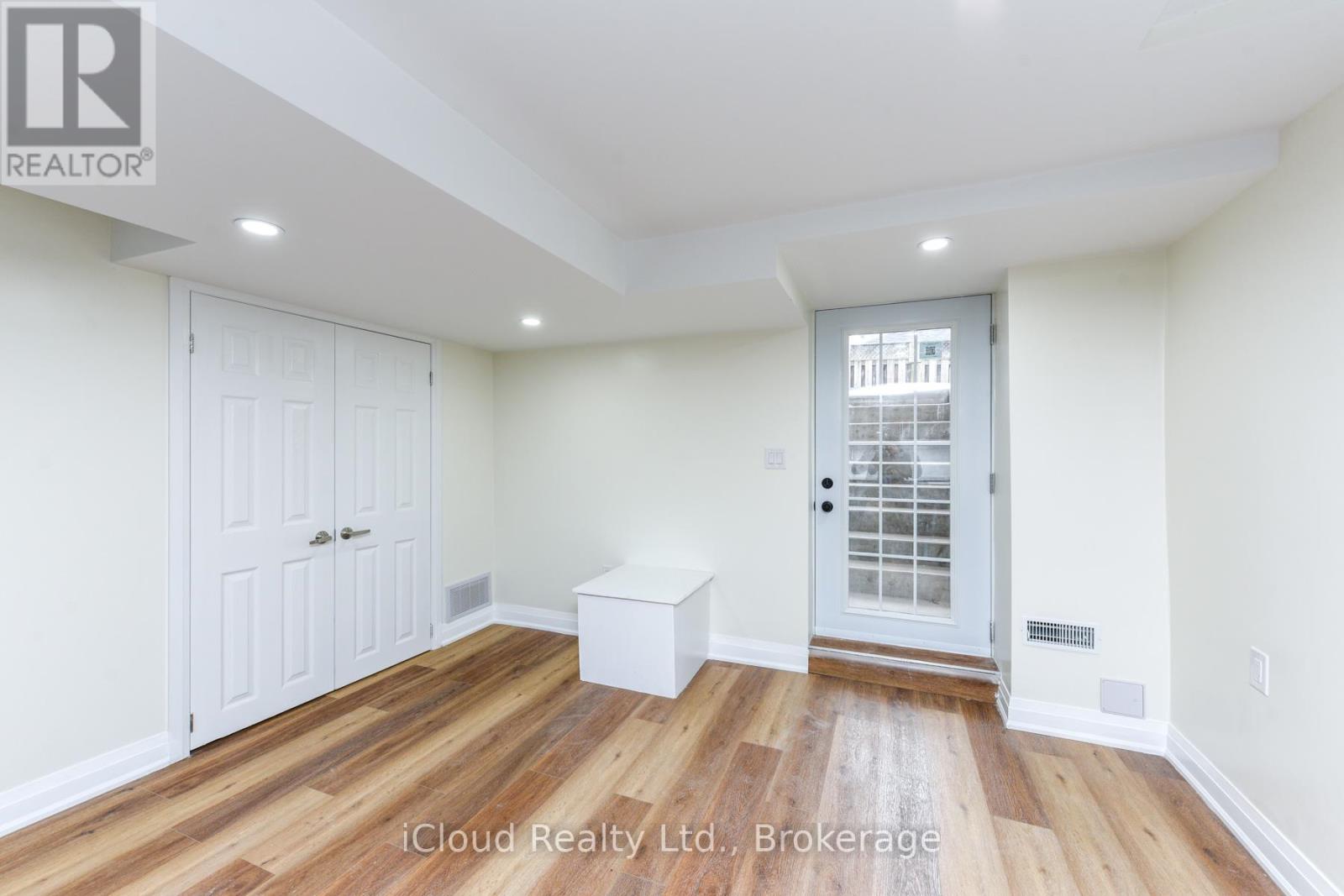 Basement - 5744 Philip Drive, Mississauga, Ontario  L5M 7A5 - Photo 2 - W12650154