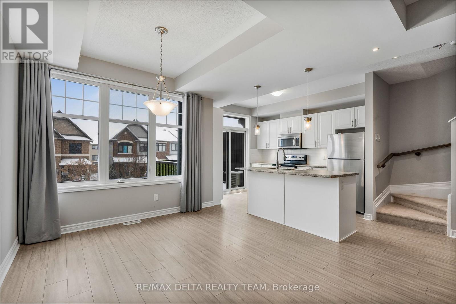 64 Fallengale Crescent, Ottawa, Ontario  K2T 0K9 - Photo 10 - X12650160