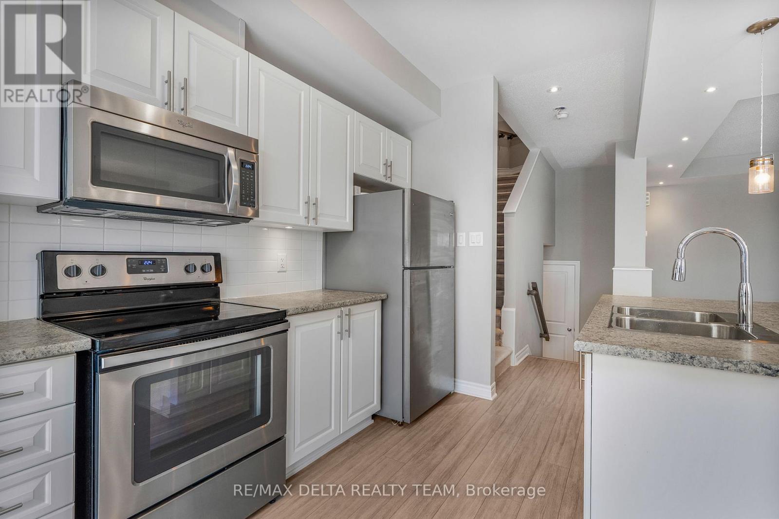 64 Fallengale Crescent, Ottawa, Ontario  K2T 0K9 - Photo 16 - X12650160