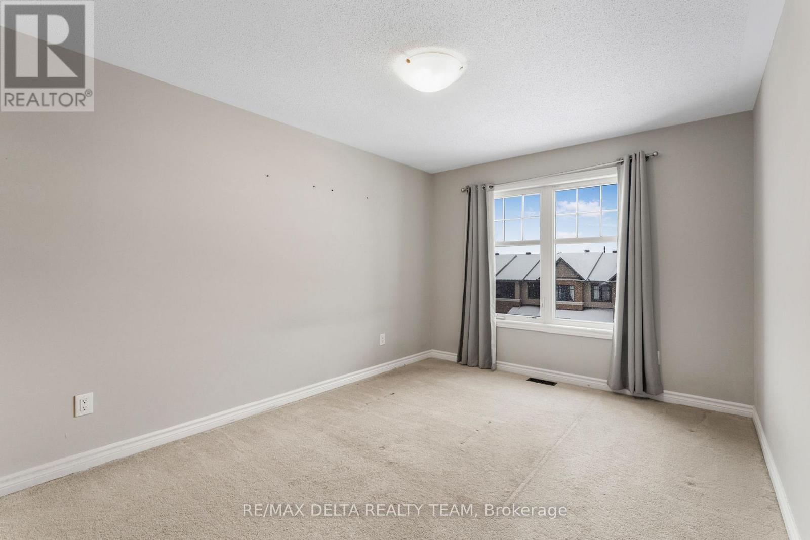 64 Fallengale Crescent, Ottawa, Ontario  K2T 0K9 - Photo 18 - X12650160