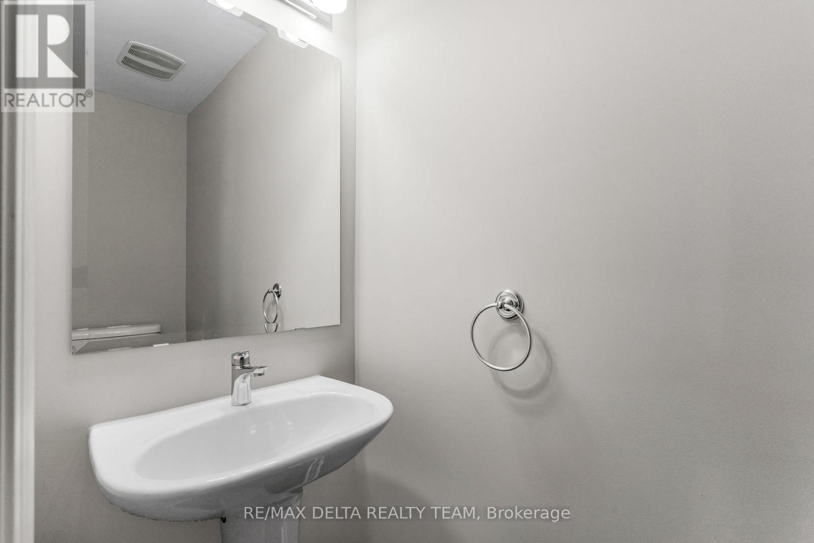 64 Fallengale Crescent, Ottawa, Ontario  K2T 0K9 - Photo 5 - X12650160