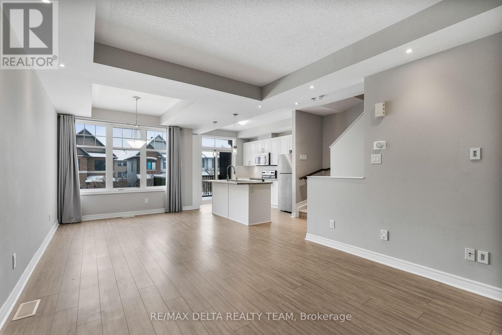 64 Fallengale Crescent, Ottawa, Ontario  K2T 0K9 - Photo 8 - X12650160