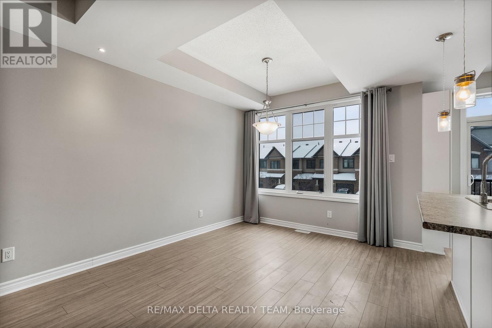 64 Fallengale Crescent, Ottawa, Ontario  K2T 0K9 - Photo 9 - X12650160