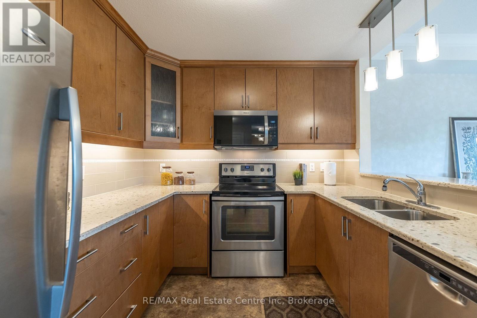 310 - 23 Stumpf Street, Centre Wellington, Ontario  N0B 1S0 - Photo 4 - X12650176