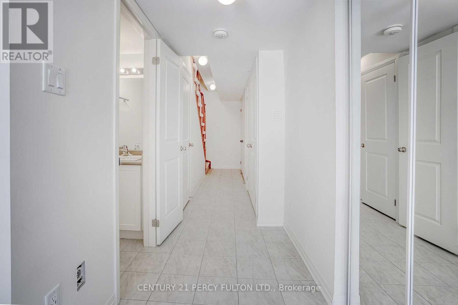 253 Lord Elgin Lane, Clarington, Ontario  L1C 7E8 - Photo 3 - E12650168