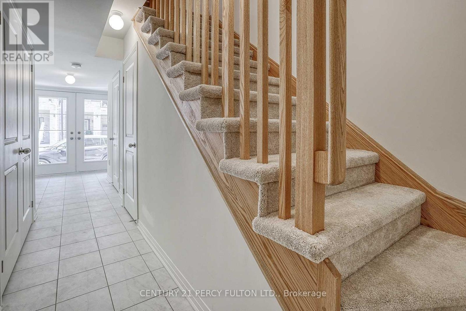 253 Lord Elgin Lane, Clarington, Ontario  L1C 7E8 - Photo 4 - E12650168