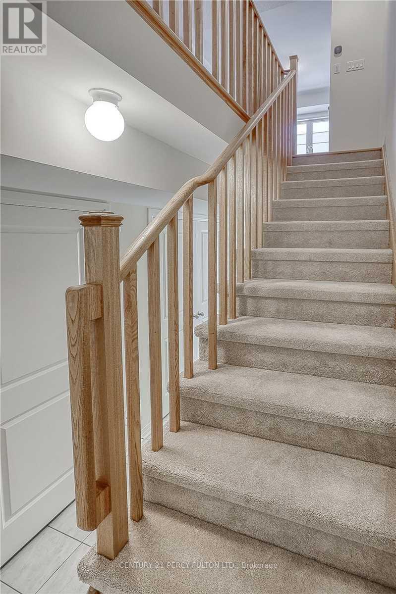 253 Lord Elgin Lane, Clarington, Ontario  L1C 7E8 - Photo 5 - E12650168