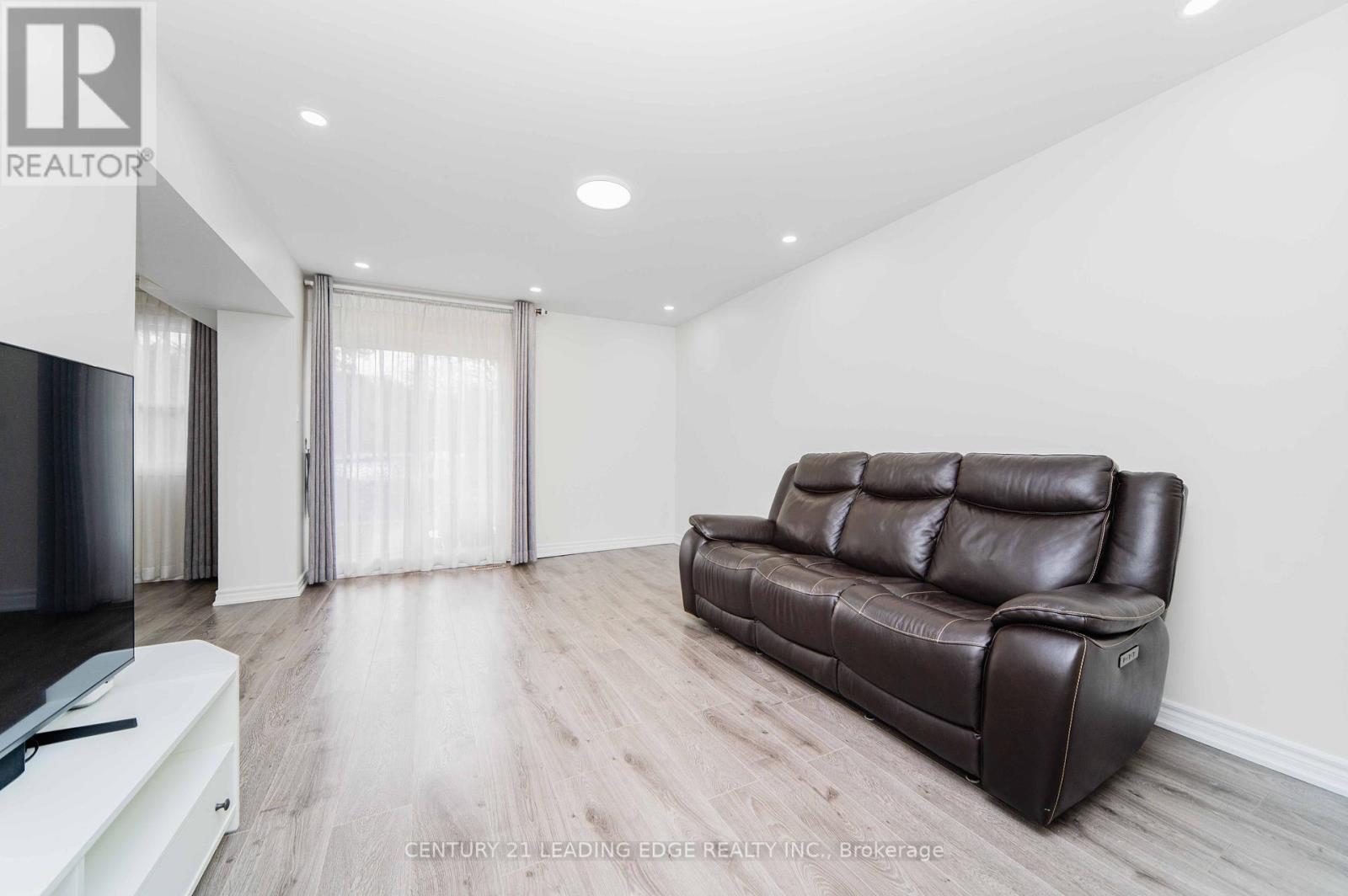 52 - 55 Brimwood Boulevard, Toronto, Ontario  M1V 1E4 - Photo 2 - E12650188