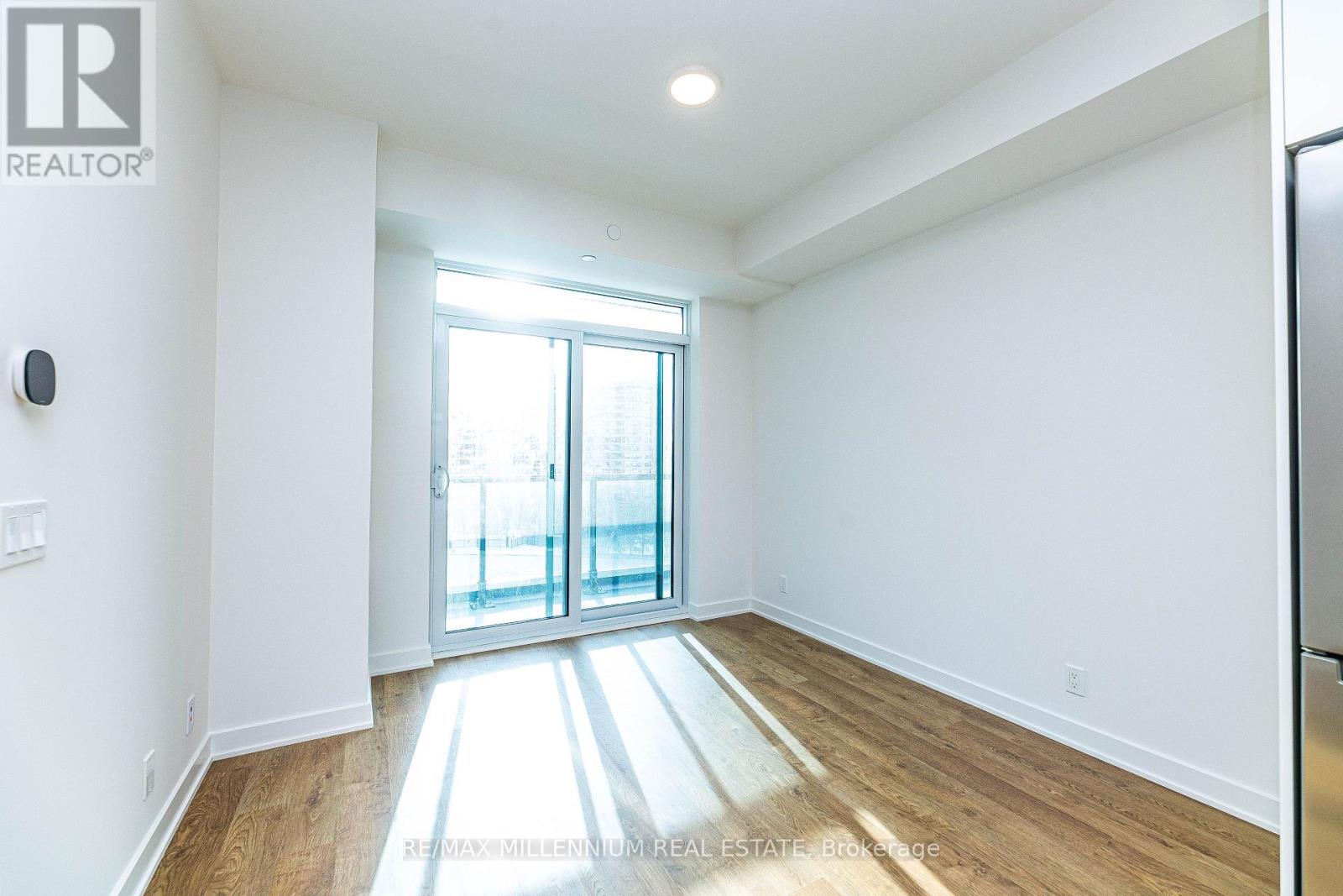 510 - 30 Upper Mall Way, Vaughan, Ontario  L4J 0L7 - Photo 14 - N12650180