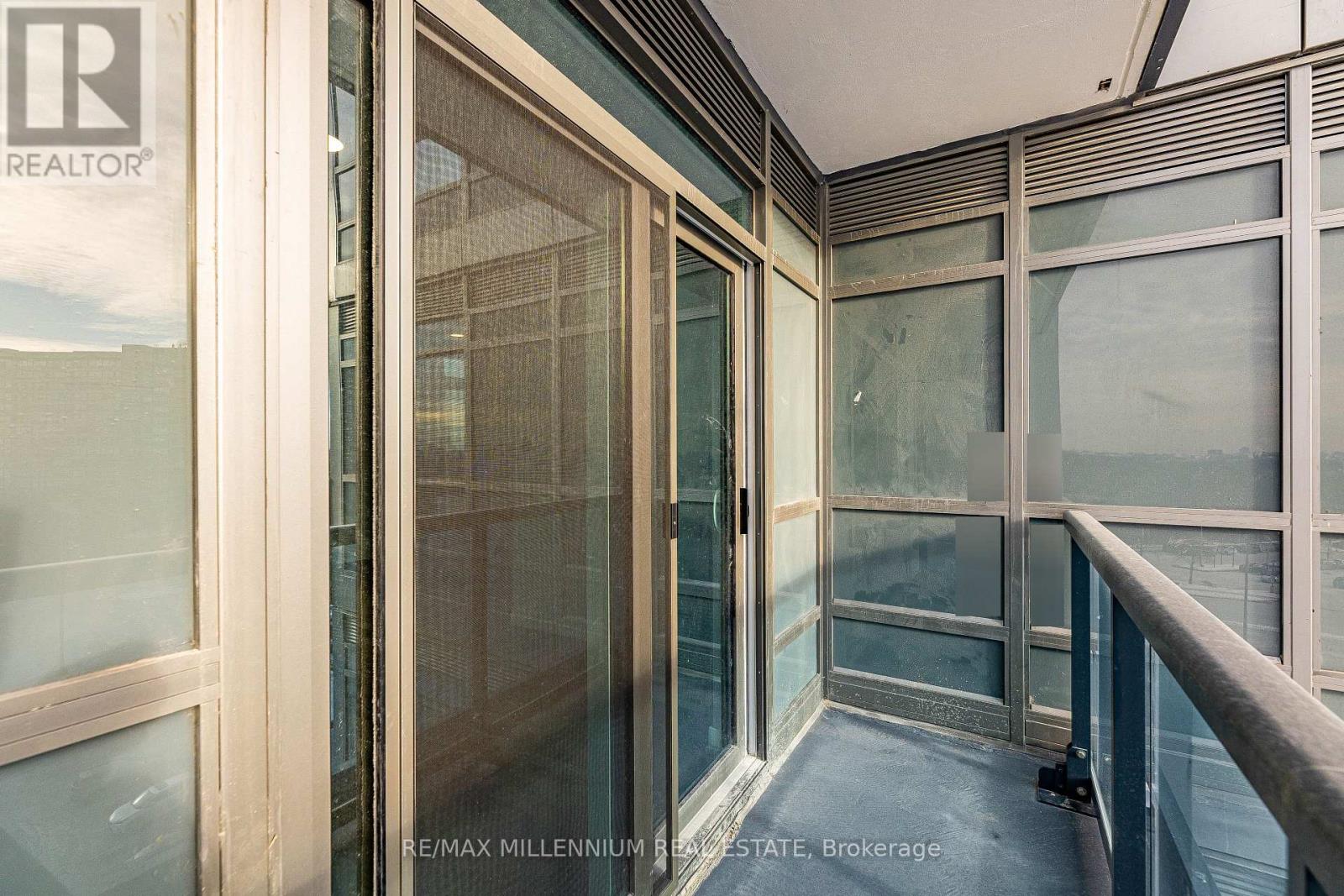 510 - 30 Upper Mall Way, Vaughan, Ontario  L4J 0L7 - Photo 18 - N12650180