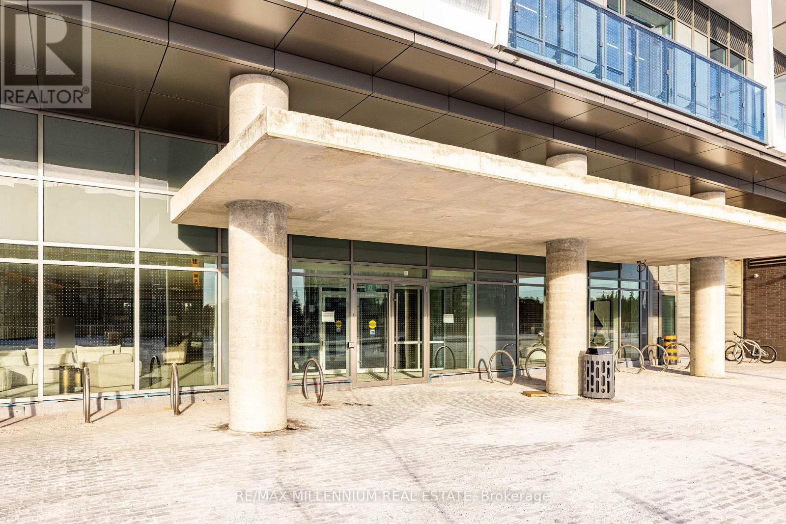 510 - 30 Upper Mall Way, Vaughan, Ontario  L4J 0L7 - Photo 2 - N12650180