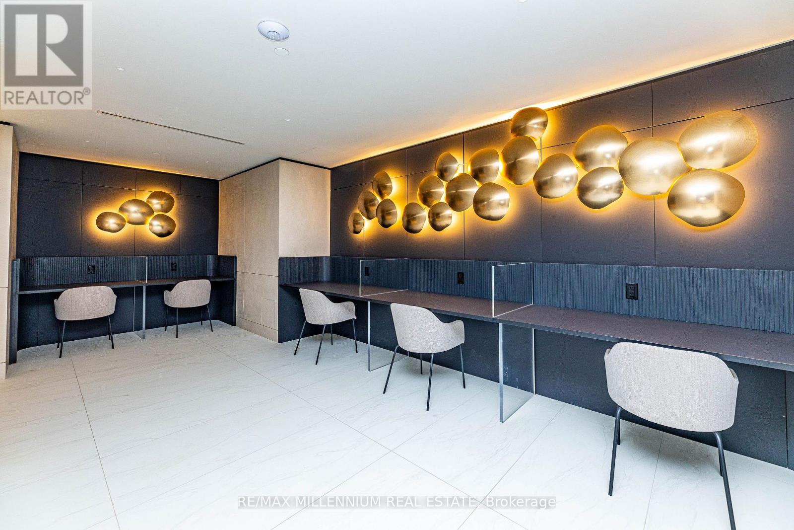 510 - 30 Upper Mall Way, Vaughan, Ontario  L4J 0L7 - Photo 5 - N12650180