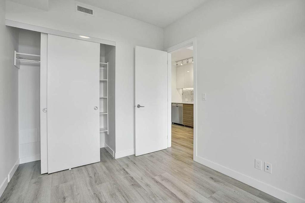 1202 10626 City Parkway, Surrey, British Columbia  V3T 0S3 - Photo 15 - R3074861