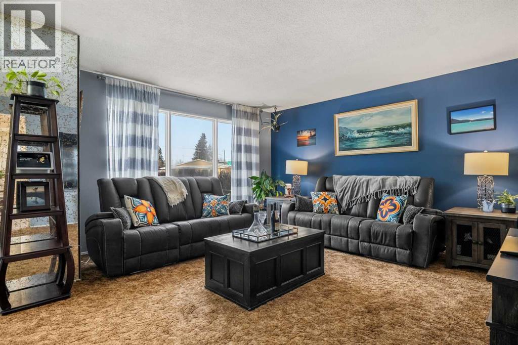 48 Marbank Place Ne, Calgary, Alberta  T2A 4H5 - Photo 5 - A2276152