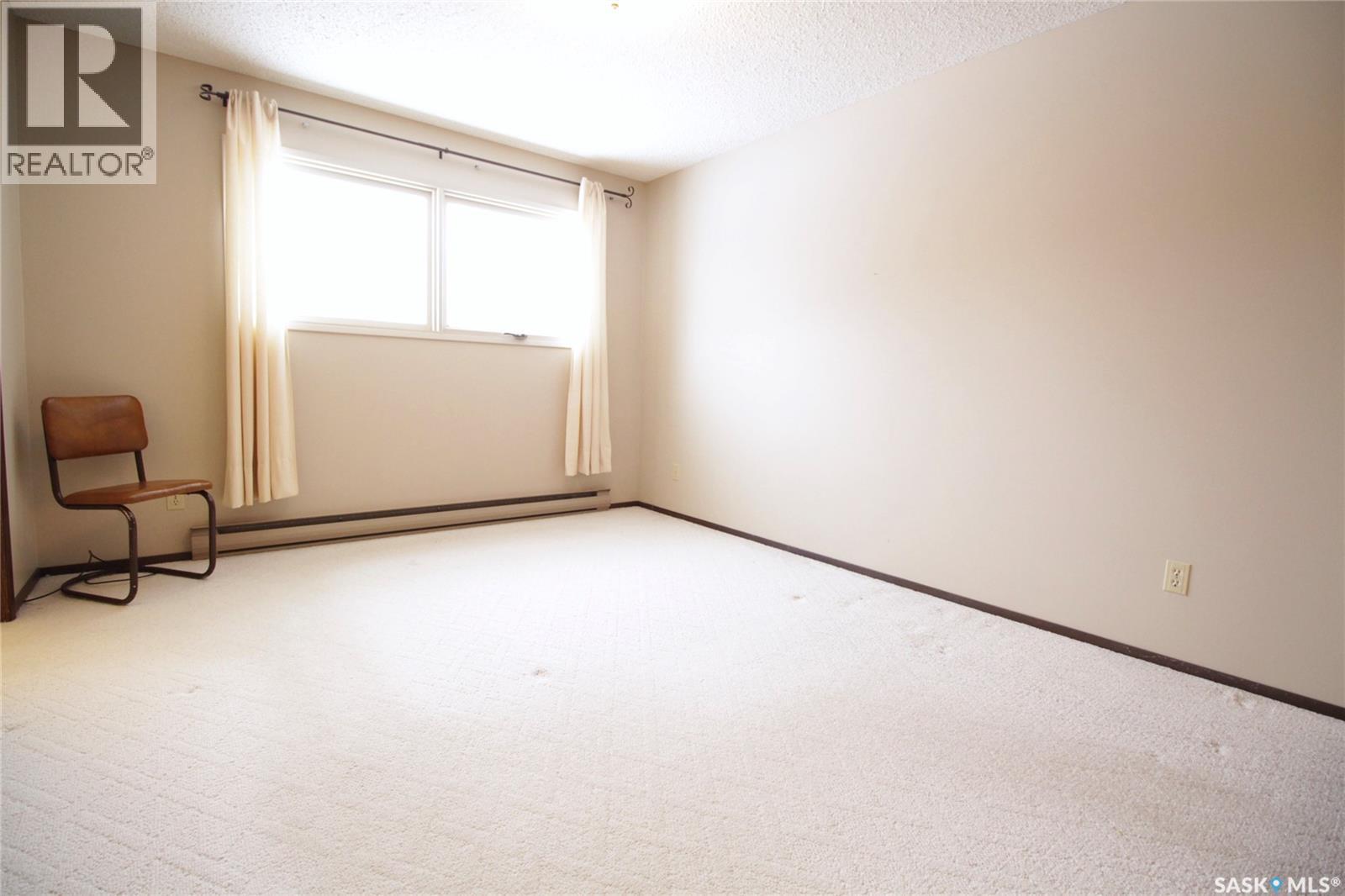 609 Ogilvie Street, Moosomin, Saskatchewan  S0G 3N0 - Photo 11 - SK025895