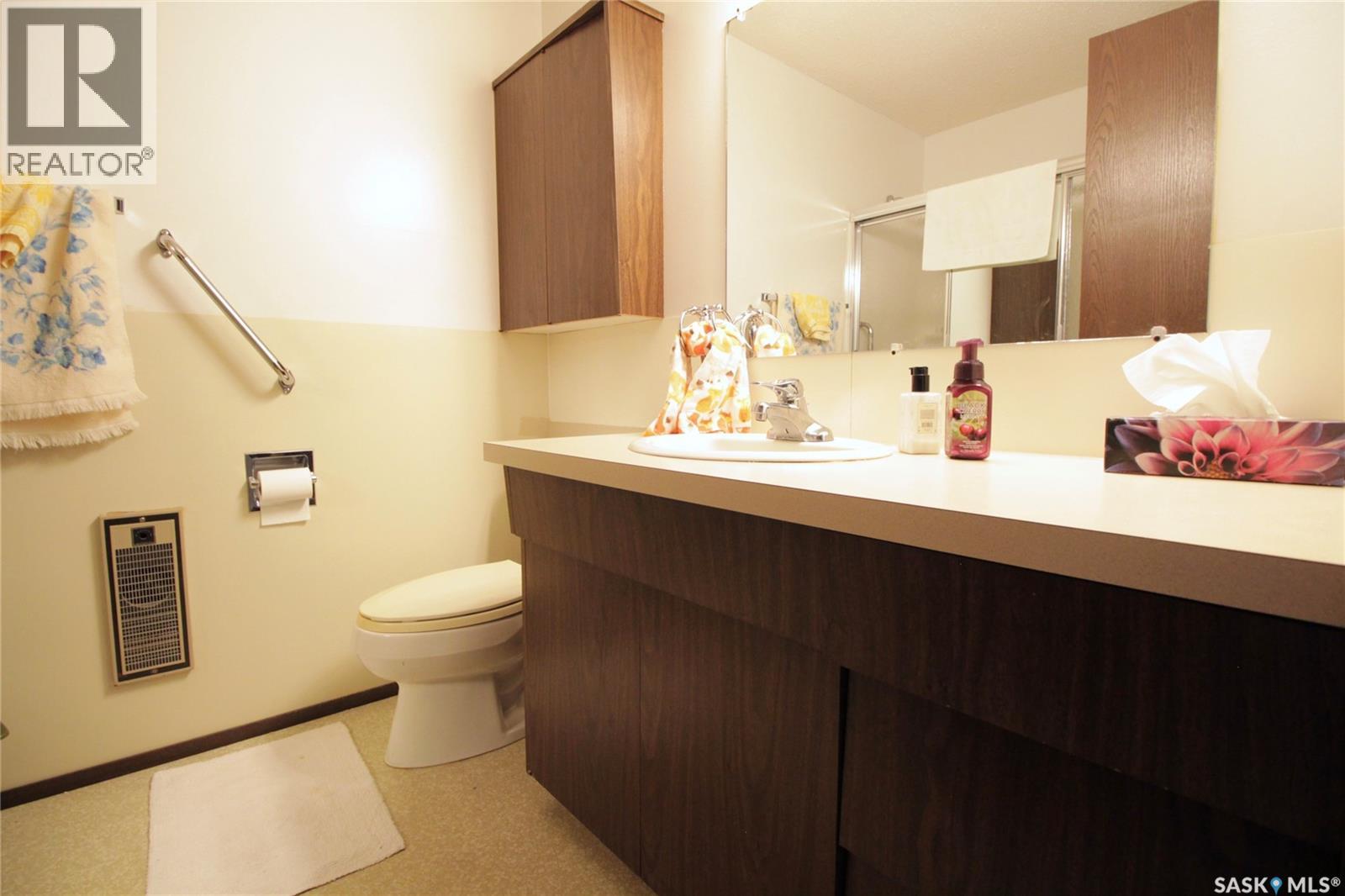 609 Ogilvie Street, Moosomin, Saskatchewan  S0G 3N0 - Photo 10 - SK025895