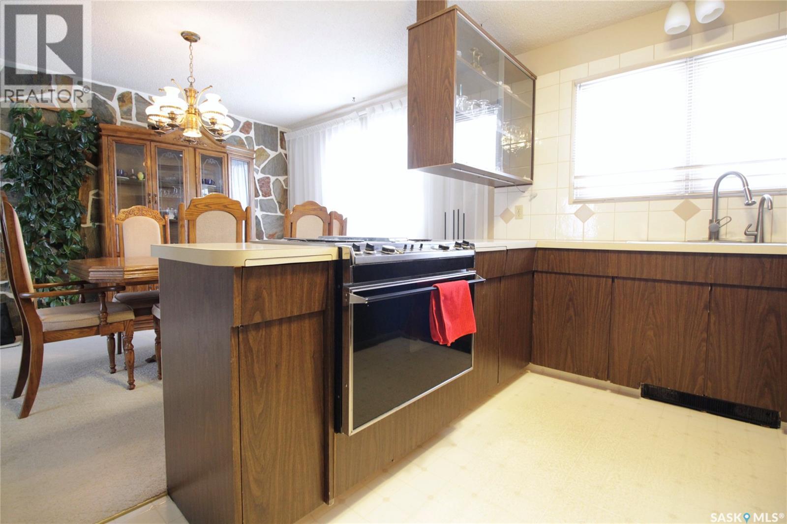 609 Ogilvie Street, Moosomin, Saskatchewan  S0G 3N0 - Photo 6 - SK025895