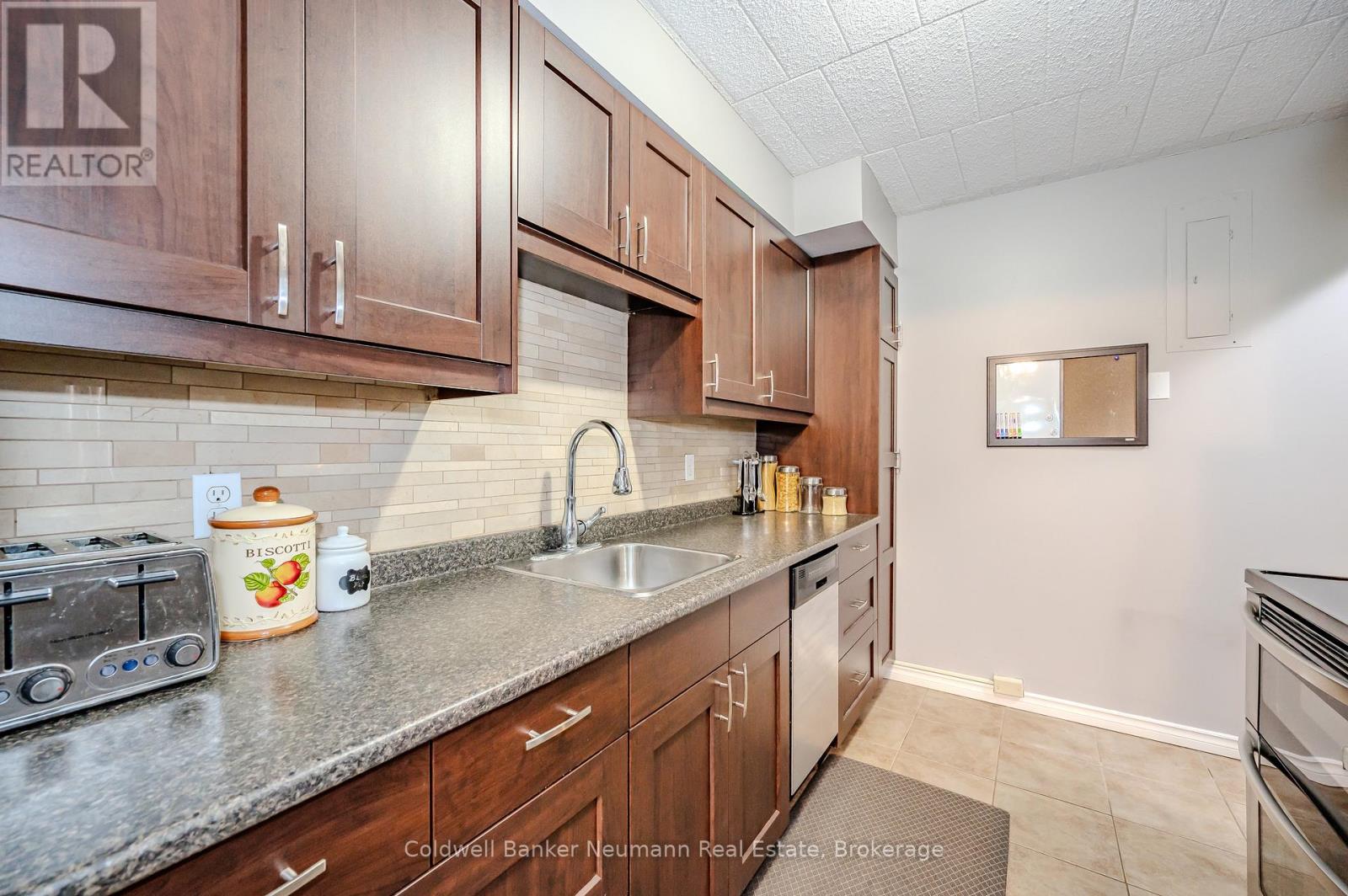 511 - 105 Conroy Crescent, Guelph, Ontario  N1G 2V5 - Photo 7 - X12650224