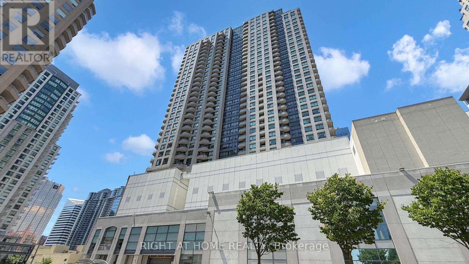 1717 - 8 Hillcrest Avenue, Toronto, Ontario  M2N 6Y6 - Photo 1 - C12650218