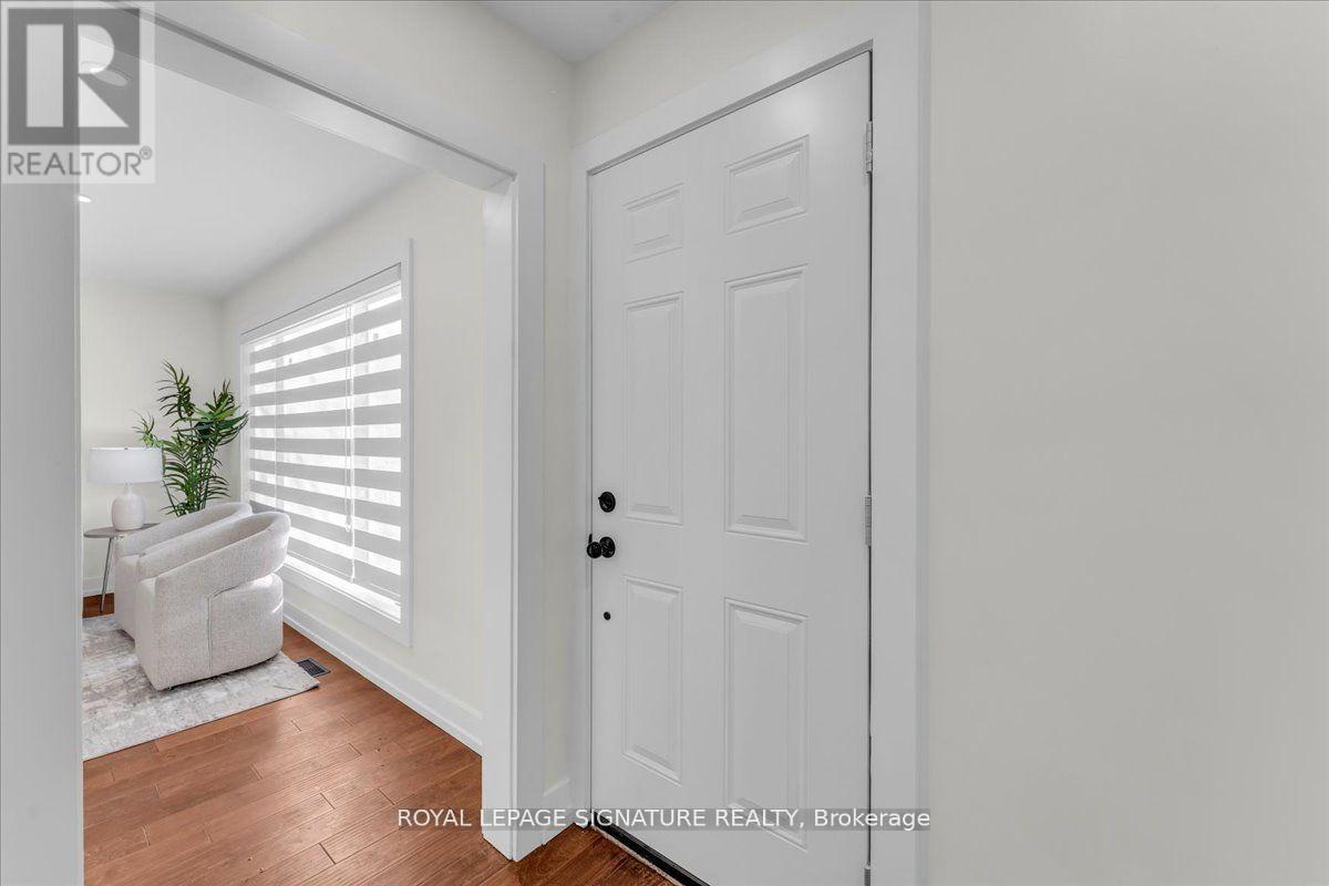 Main - 49 Ivordale Crescent, Toronto, Ontario  M1R 2W7 - Photo 3 - E12650216