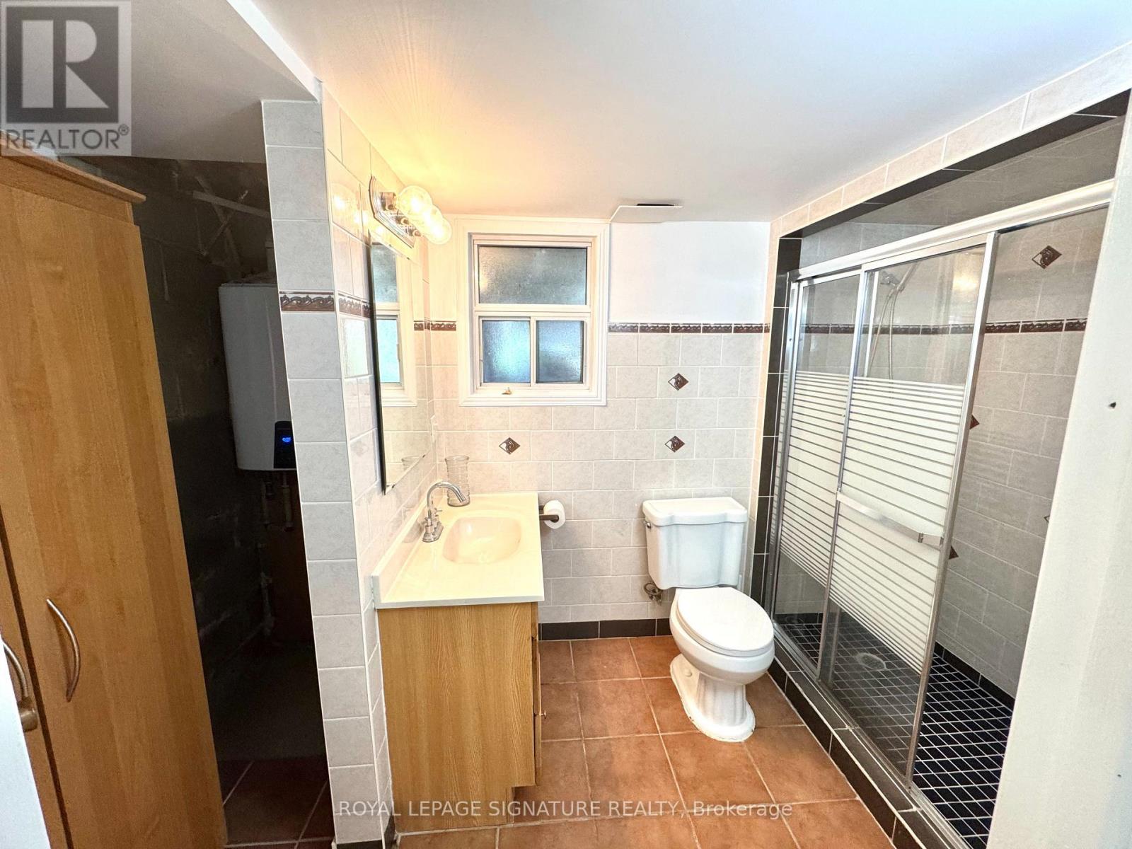 Lower - 36 Ashmore Avenue, Toronto, Ontario  M8Z 4C4 - Photo 10 - W12650212