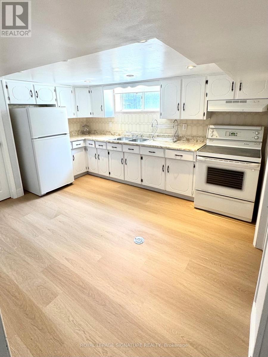 Lower - 36 Ashmore Avenue, Toronto, Ontario  M8Z 4C4 - Photo 3 - W12650212